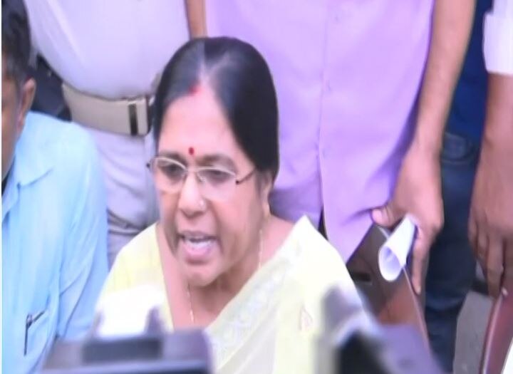 Bihar: Court orders to attach property of Ex minister Manju Verma बिहार: फरार चल रहीं पूर्व मंत्री मंजू वर्मा की मुश्किलें बढ़ीं, कोर्ट ने जारी किया कुर्की जब्ती का आदेश