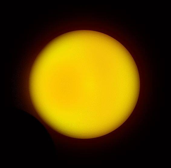 गुरूजी के मुताबिक, सूर्यग्रहण के समय कुछ अव्यवहारिक घटनाएं होती हैं जो हमें प्रभावित करती हैं. सूर्य ग्रहण का अच्छा और बुरा दोनों प्रभाव होता है. हालांकि इस बार आंशिक सूर्य ग्रहण है तो इसका आप पर अधिक प्रभाव नहीं पड़ेगा. फोटोः गूगल फ्री इमेज