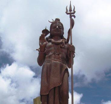 भगवान शंकर को पीड़ा हरने वाले देवता की संज्ञा दी गई है. शिवरात्रि के दिन शिव मंत्र, शिव श्लोक, महामृत्यंजय मंत्र और शिव स्तुति पढ़ने से देवाधिदेव प्रसन्न होते हैं. फोटो : गूगल फ्री इमेज     