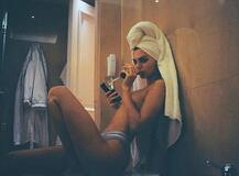 केंडल जेनर ने टॉपलेस बाथ करते हुए कराया वीडियो शूट, जवानी का ऐसा कहर नहीं देखा होगा आपने