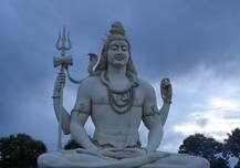 सावन शिवरात्रि 2018 : आज जलाभिषेक करने से त्रिकालदर्शी भगवान शंकर होते हैं प्रसन्न, राहु का भी असर होता है खत्म