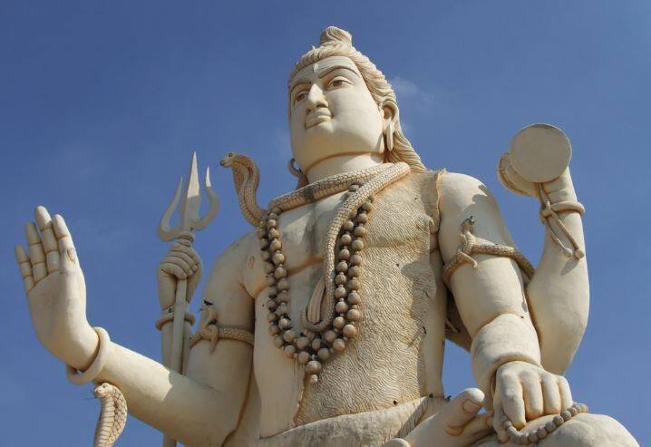 आज के दिन उड़द की दाल का दान करने से भी राहु का असर कम होता है. फोटो : गूगल फ्री इमेज