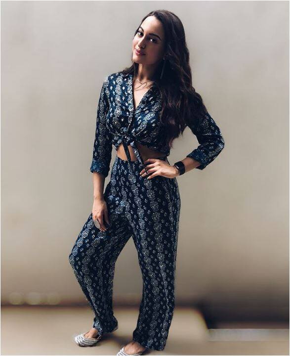 हाल ही में रिलीज हुए इस फिल्म के ट्रेलर को दर्शकों की अच्छी प्रतिक्रिया मिली थी. बताते चलें कि ये फिल्म इसी महीने 24 तारीख को देशभर के सिनेमा घरों में एक साथ रिलीज होगी. फोट- इंस्टाग्राम