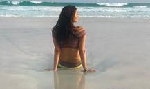 हालिया तस्वीरों के चलते इंटरनेट पर सनसनी बनीं सुरवीन चावला, तस्वीरें हुईं वायरल