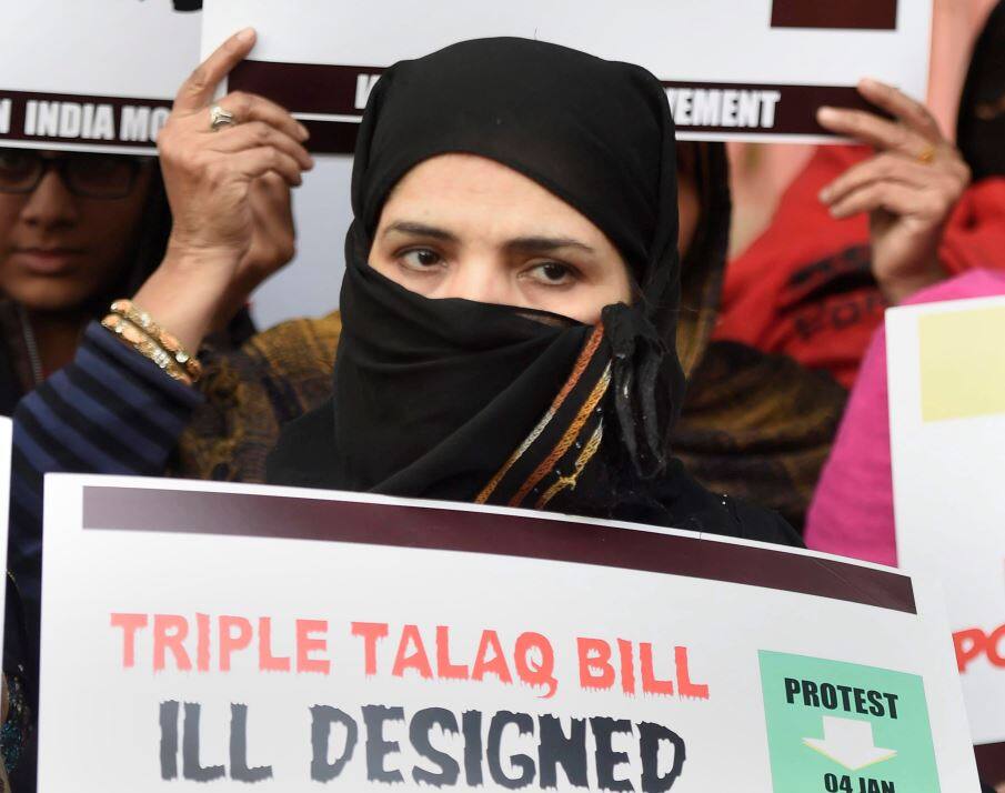 Cabinet approves amendment in Triple Talaq Bill, magistrate can give bail तीन तलाक बिल में संशोधन को कैबिनेट की मंजूरी, मामलों में जमानत दे सकता है मजिस्ट्रेट
