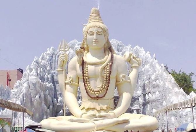 lord shiva miraculous lingastakam stotra can remove your all sorrow according to shiv puran Shiv Stotram: शिव जी के इस चमत्कारी स्तोत्र की महिमा है बड़ी निराली, हर मुश्किल को करता है दूर