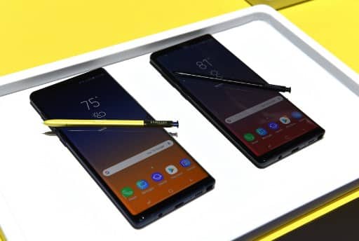नए S-Pen, 512GB स्टोरेज के साथ सैमसंग ने लॉन्च किया मोस्ट अवेटेड Galaxy Note 9, यहां जानिए क्या है इसबार खास Samsung Galaxy note 9 launched, here is everything you should know so far नए S-Pen, 512GB स्टोरेज के साथ सैमसंग ने लॉन्च किया मोस्ट अवेटेड Galaxy Note 9, यहां जानिए क्या है इसबार खास
