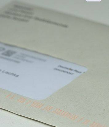 इसके बाद आपके पास एक एक्नॉलेजमेंट आएगा. उसके प्रिंट की दो कॉपी निकाल लें. इसमें से एक कॉपी पर अपनी दो सेल्फ अटेस्टेड पासपोर्ट फोटो लगाकर इसे एनएसडीएल ई-गोव में दिए गए एड्रेस पर 15 दिनों के भीतर पोस्ट कर दें. फोटोः गूगल फ्री इमेज