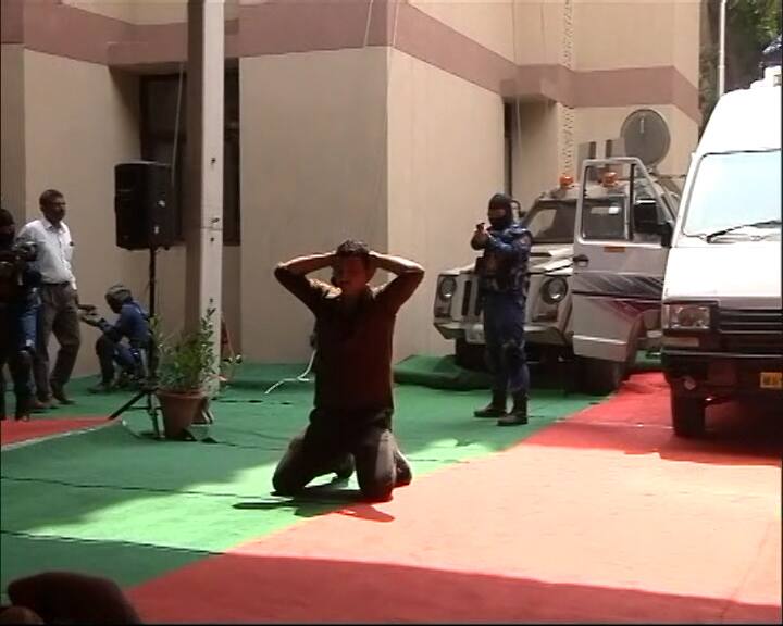 पहली बार दिल्ली पुलिस में ऐसी महिला कमांडो को शामिल किया गया है जो आतंकियों से निपटने में कई तरीकों से सक्षम हैं. इन महिला कमांडो की पहली टुकड़ी का नाम SWAT 36 रखा गया है.