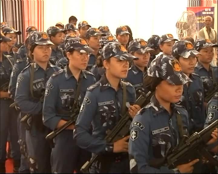  यह महिला कमांडो पुरुष कमांडो से किसी भी मामले में कम नही है. इन्हें आतंकियों के छक्के छुड़ाने के लिए इसी स्वतंत्रता दिवस पर लाल किला और इंडिया गेट जैसे संवेदनशील जगहों पर तैनात किया जाएगा.  