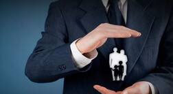 LIC Micro Insurance Plan: 28 रुपये में मिलेगा 2 लाख का फायदा, जानिए इस योजना के बारे में सब कुछ