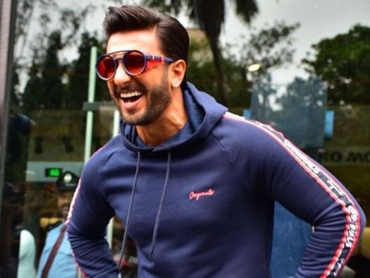 Ananya Pandey to make bollywood debut with Ranveer Singh in Gully Boy after SOTY 2 release date postponed  रणवीर सिंह के साथ डेब्यू करेगी इस बड़े स्टार की बेटी, ये रही पूरी जानकारी