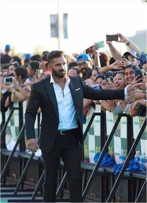 टाइम्स नाउ के हवाले से मीडिया रिपोर्ट्स में बॉलीवुड में लंबा अरसा बीता चुके सुनील शेट्टी की संपत्ति लगभग 100 करोड़ से ज्यादा बताई जाती है. साइड बिजनेस में भी सुनील शेट्टी किसी से पीछे नहीं हैं. वो मुंबई में चल रहे कई रेस्टॉरेंट के मालिक हैं. बताया जाता है कि साउथ में भी उनका रेस्टॉरेंट है. फोटो - इंस्टाग्राम