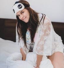 सफेद लॉन्जरी में तस्वीर शेयर कर नेहा धूपिया ने कही दिल की बात