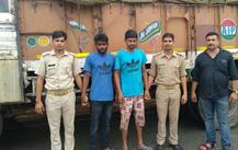 बरेली: मुर्गी के दानों की बोरियों के पीछे ऐसा क्या निकला जिसे देख हैरान रह गई पुलिस