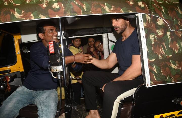 यह पूछे जाने पर कि निर्माताओं ने स्वतंत्रता दिवस क्यों चुना, जबकि वे 'गोल्ड' जैसी बड़ी फिल्म के साथ संघर्ष से बच सकते थे? उन्होंने कहा, 