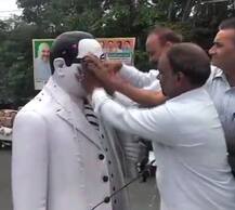 मेरठ: बीजेपी नेताओं के माल्यार्पण के बाद, दलितों ने किया अंबेडकर प्रतिमा का \'शुद्धिकरण\'