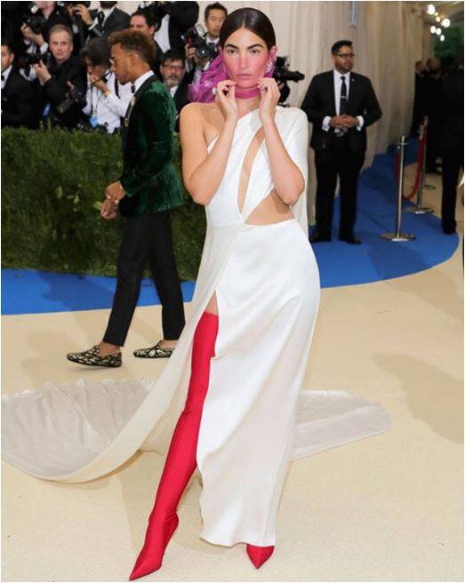 हालांकि हर मां बाप की तरह एक्ट्रेस लिली एल्ड्रिज और उनके पति कालेब फॉलोविल हमेशा सोचते हैं कि उनकी बेटी दुनिया की मशहूर फुटबॉलर बने. फोटो - इंस्टाग्राम