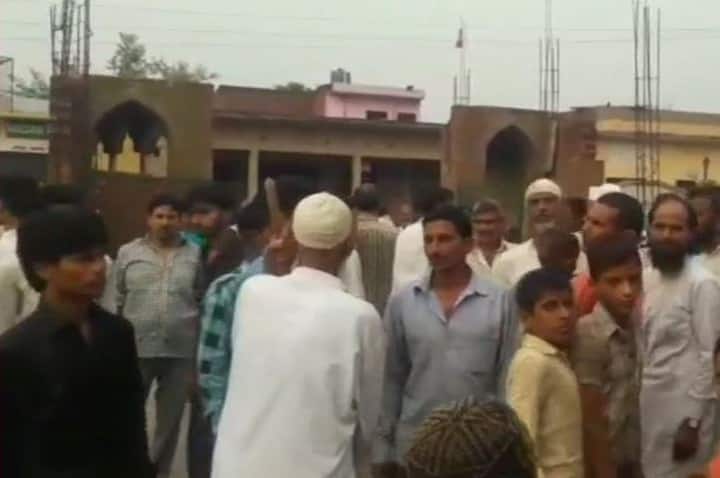 Around 27 children injured after high tension wire fell on Madarsa in Amroha अमरोहा: मदरसे पर गिरा हाईटेंशन लाइन का तार, 27 बच्चे झुलसे