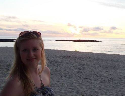 हालांकि अब केट पूरी तरह से कैंसर फ्री हो गई. लेकिन अब केट दुनिया को ल्यूकेमिया से जागरूक कर रही हैं. फोटोः फेसबुक