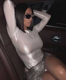 इस ट्रांसपेरेंट ड्रेस में इतनी हॉट लग रही हैं किम कि देखकर आप भी चौंक जाएंगे