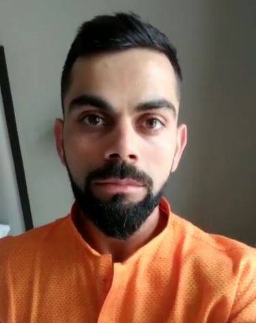 विराट कोहली इस बार स्वतंत्रता दिवस पर एकदम अलग नजर आ रहे हैं. विराट कोहली ने अपना एक वीडियो सोशल मीडिया पर पोस्ट कर सबको स्वतंत्रता दिवस की बधाई दी है. लेकिन इसके साथ ही वे लोगों को एक चैलैंज देते नजर आ रहे हैं. फोटोः इंस्टाग्राम