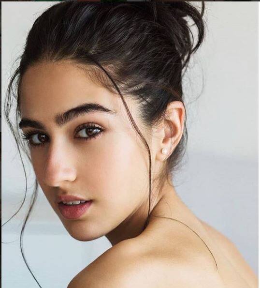 सारा अली खान ने किया INSTAGRAM पर डेब्यू, उनकी ये पहली तस्वीर है बेहद खास sara ali khan debut on instagram , post special image on independence day सारा अली खान ने किया INSTAGRAM पर डेब्यू, उनकी ये पहली तस्वीर है बेहद खास