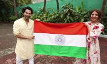 प्रियंका चोपड़ा से लेकर अनुष्का शर्मा तक ऐसे सेलिब्रेट कर रही हैं इंडिपेंडेंस डे, देखें तस्वीरें