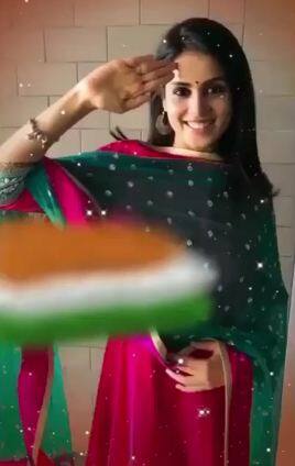 जेनेलिया डिसूजा तिरंगे को सलाम करते हुए वीडियो पोस्ट करती नजर आईं. फोटोः इंस्टाग्राम