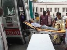 तिरंगे के लिए पोल लगा रहे थे बच्चे, ऊपर से गुजर रही थी हाईटेंशन लाइन, करंट लगने से हालत गंभीर