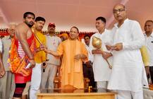 देखें तस्वीरें: नागपंचमी पर गोरक्षपीठ में देखने को मिला दंगल और तैराकी का रोमांच