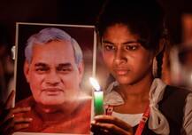 अटल बिहारी वाजपेयी को श्रद्धांजलि देने के लिए लगा तांता, सभी पार्टियों के नेताओं ने किए अंतिम दर्शन