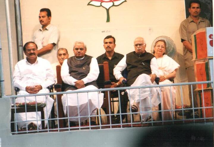 साल 2007 में विधानसभा चुनाव के दौरान लखनऊ में लोगों ने अपने नेता को आखिरी बार देखा था. वो यहां आखिरी बार चुनावी रैली करने पहुंचे थे.