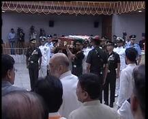 अपने अंतिम यात्रा पर निकले पूर्व पीएम अटल बिहारी वाजपेयी, देखें तस्वीरें