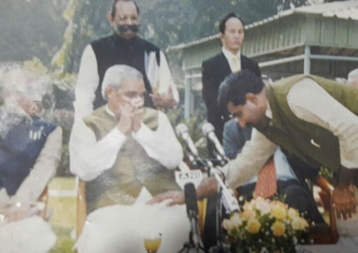 When Atal Bihari Vajpayee's kurta did the election campaign in Lucknow जब अटल बिहारी वाजपेयी के कुर्ते ने किया था लखनऊ में चुनाव प्रचार
