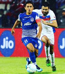 भारतीय फुटबॉल टीम को एशियन गेम्स में जाने का मौका मिलना चाहिए था : छेत्री