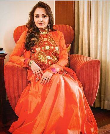 उनकी कविताओं में से एक कविता - 