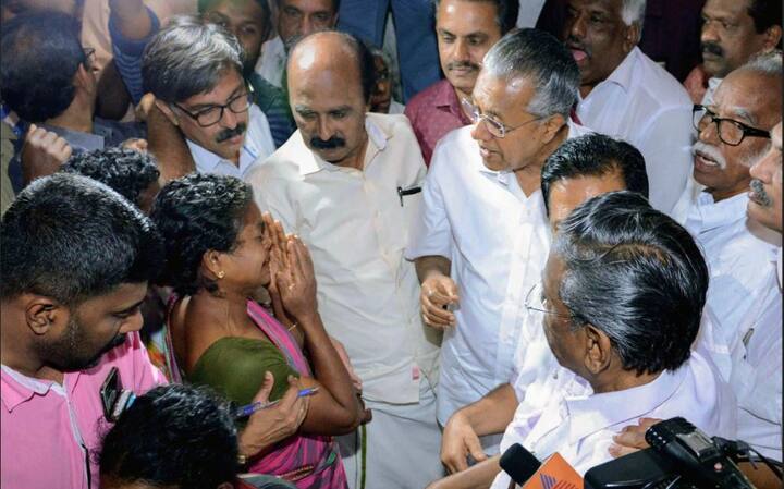 मुख्यमंत्री पिनारायी विजयन रक्षा मंत्री निर्माला सीतारमण से भी बात की और बताया कि हालात लगातार ‘‘गंभीर’’ होते जा रहे हैं. 50,000 से अधिक परिवारों से 2.23 लाख लोग राहत शिविरों में शरण लिये हुए हैं.