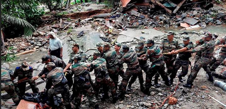 अलुवा, कालाडी, पेरुम्बवूर, मुवाट्टुपुझा एवं चालाकुडी में फंसे लोगों को निकालने के कार्य में मदद के इरादे से स्थानीय मछुआरे भी अपनी-अपनी नौकाएं लेकर बचाव अभियान में शामिल हुए हैं. कोच्चि अंतरराष्ट्रीय हवाईअड्डे के रनवे पर बाढ़ का पानी आ जाने के कारण विमानों का परिचालन बंद है. सूत्रों ने बताया कि कई ट्रेनों को या तो रद्द कर दिया गया है और उनके समय में परिवर्तन किया गया है. बहरहाल अब तक कोच्चि मेट्रो की सेवाएं बाधित नहीं हुई हैं.