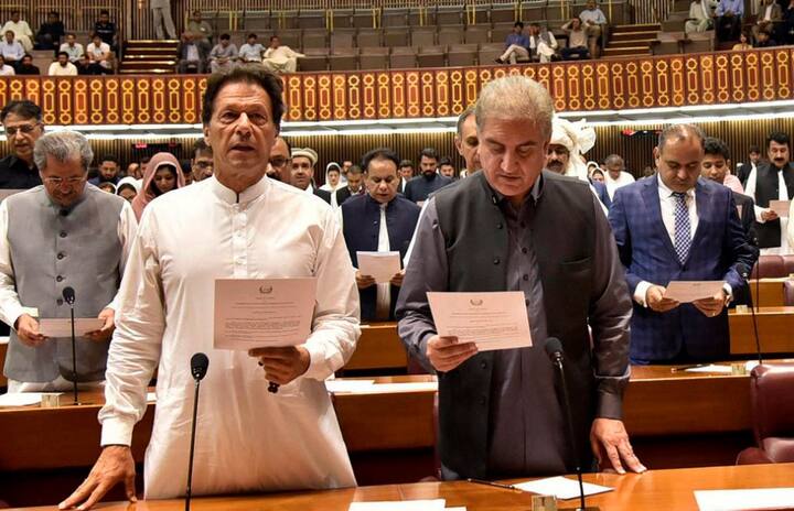 पाकिस्तान तहरीक-ए-इंसाफ ने 176 सीटें जीती, जबकि उनके विरोधी पाकिस्तान मुस्लिम लीग (नवाज) के अध्यक्ष शहबाज शरीफ को केवल 96 सीटें मिली थी. फोटो - एपी