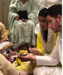 सामने आई प्रियंका चोपड़ा और निक जोनास के रोके की पहली तस्वीर