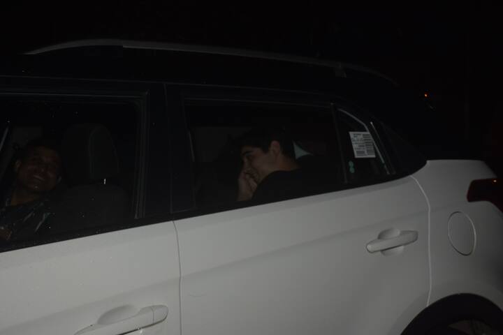 हालांकि इस दौरान आरव कैमरों से बचते दिखाई दे रहे थे.  (तस्वीर: मानव मंगलानी)