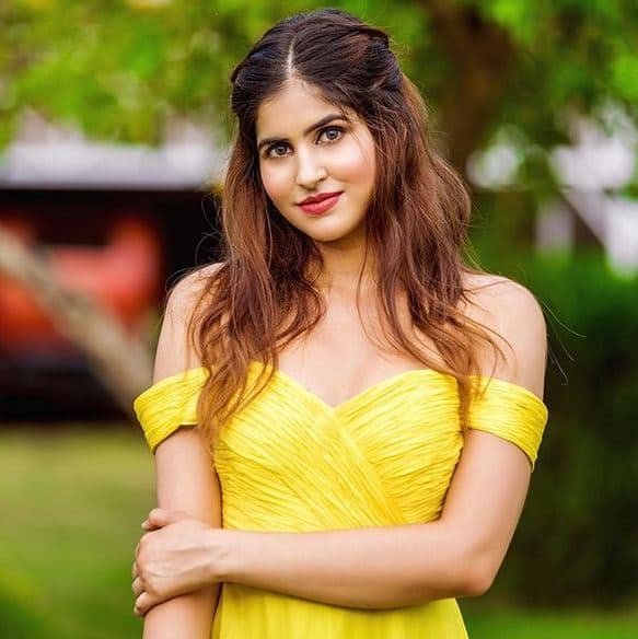 एंजेसी के लिए मॉडलिंग करने वाली साक्षी की दुनिया तब बदल गई जब उन्हें बॉलीवुड में एक आइटम करने का मौका मिला. फोटोः इंस्टाग्राम