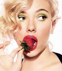 एंजेलिना जोली को मात दे ये हीरोइन बनी दुनिया में सबसे ज्यादा कमाने वाली हीरोइन