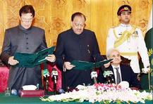 इमरान खान के क्रिकेटर से पाकिस्तान का प्रधानमंत्री बनने तक के सफर की पूरी कहानी