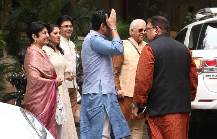 प्रियंका के घर से आ रही इस तरह की तस्वीरों और वीजियोज को देखने के बाद तो फैंस को बस इस बात का इंतजार है कि कब प्रियंका खुद अपने और निक के रिलेशन का ऑफिशियल अनाउंसमेंट करती हैं. (तस्वीर: मानव मंगलानी)