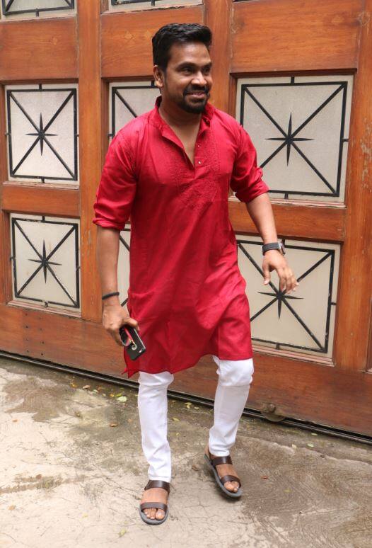 प्रियंका के करीबी मुश्ताक खान भी इस मौके पर वहां पहुंचे. इस सेरेमनी में सलमान खान की बहन अर्पिता खान भी पहुंची हैं. बता दें कि अर्पिता प्रियंका की करीबी दोस्त मानी जाती हैं. (तस्वीर: मानव मंगलानी)