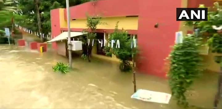 मौसम विभाग की मानें तो 16 अगस्त से हो रही बारिश के कारण पानी का स्तर बढ़ कर 619.5 मिली मीटर पहुंच गया है जो पहले आम दिनों में 244.1 मिली मीटर था. तस्वीर: एएनआई