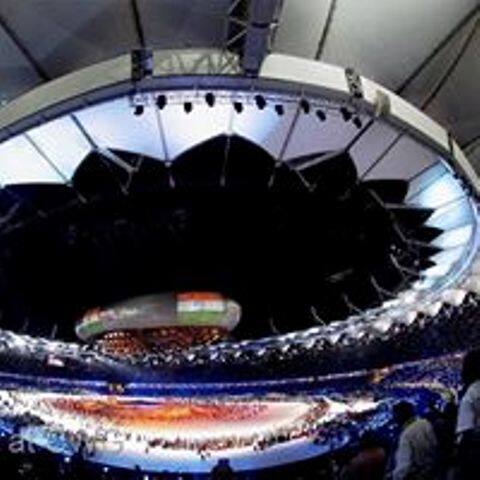 इंडोनेशिया की राजधानी जकार्ता में आज 18वें एशियन गेम्स का रंगारंग आगाज़ हुआ. ओपनिंग सेरेमनी से जुड़े रंगारंग कार्यक्रम जकार्ता के जेबीके स्टेडियम में हो रहे है.