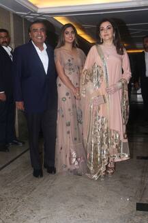 रोके की रस्म के बाद देसी गर्ल ने किया ग्रैंड सेलिब्रेशन, अंबानी से लेकर भंसाली तक पहुंचे ये दिग्गज